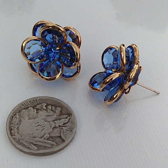 NWOT VINTAGE Swarovski Savvy Blue Crystal Earrings - Picture 3 of 8
